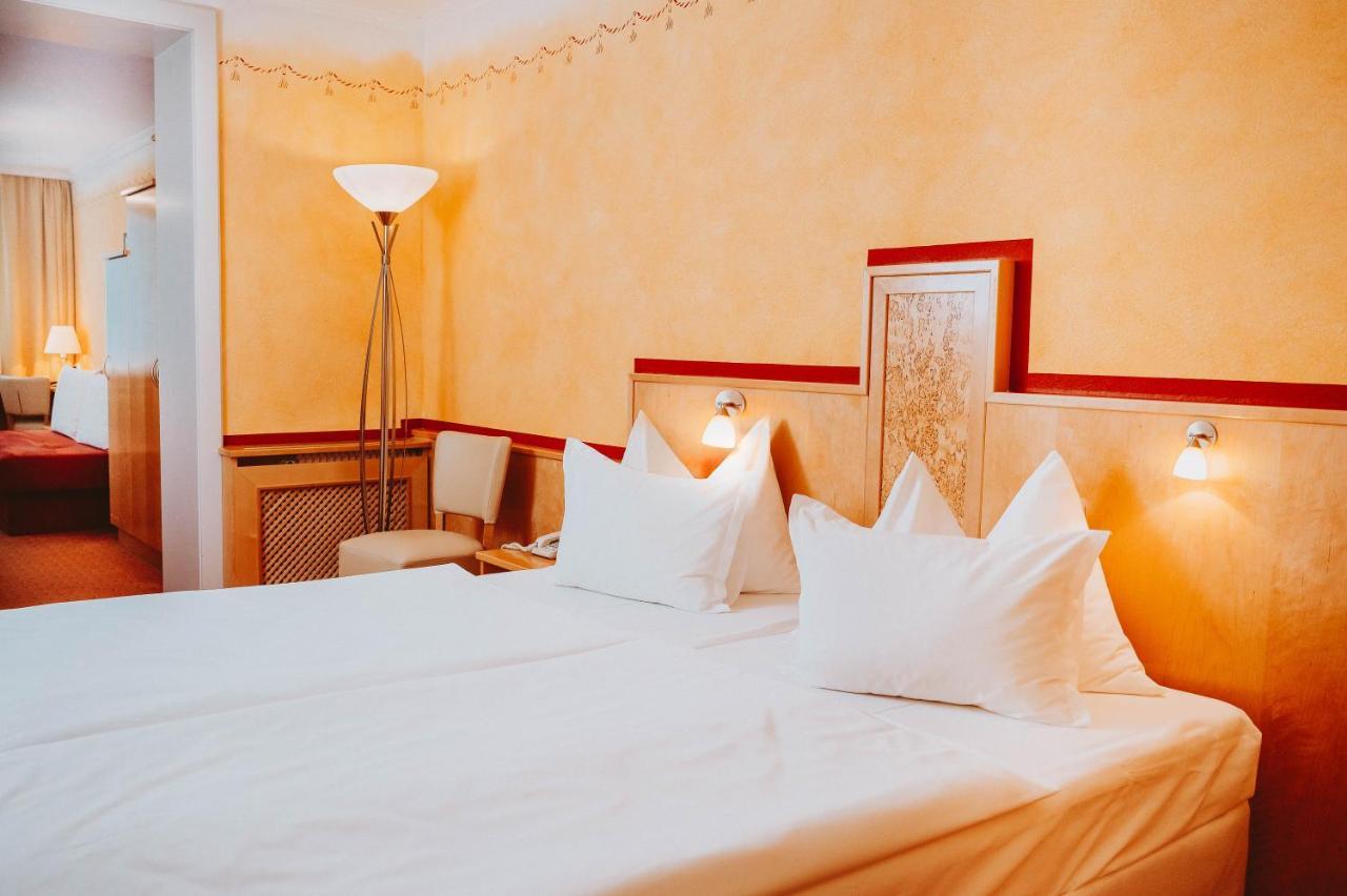 Hotel Bruecklwirt Niklasdorf ภายนอก รูปภาพ