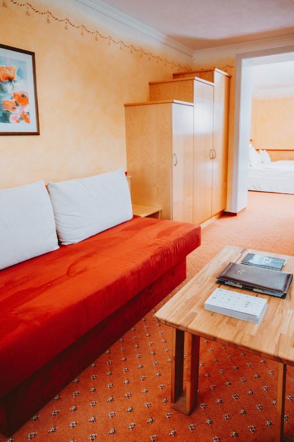 Hotel Bruecklwirt Niklasdorf ภายนอก รูปภาพ