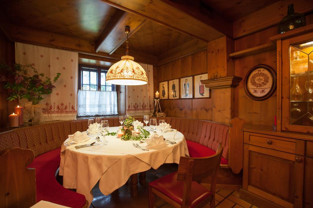 Hotel Bruecklwirt Niklasdorf ภายนอก รูปภาพ