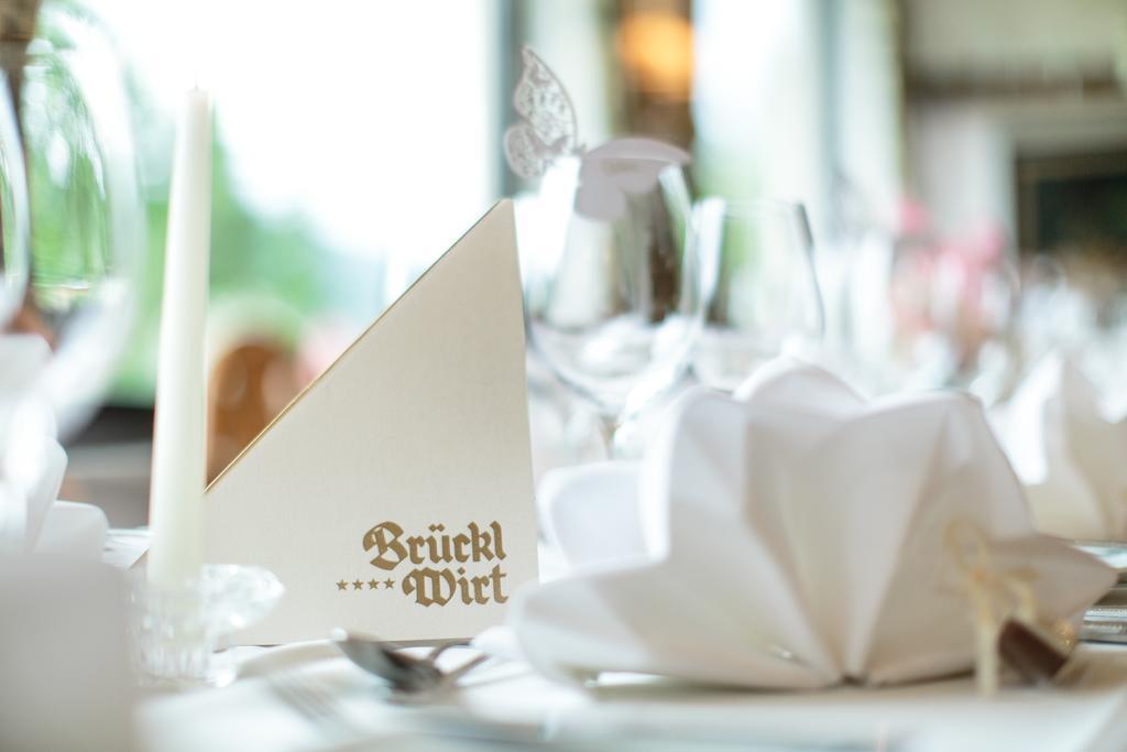 Hotel Bruecklwirt Niklasdorf ภายนอก รูปภาพ