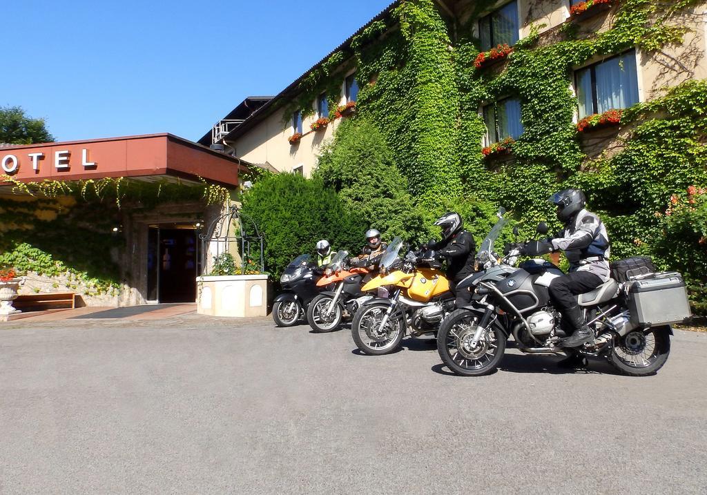 Hotel Bruecklwirt Niklasdorf ภายนอก รูปภาพ